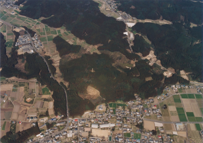 01-1_梶山城跡.jpg (150 KB)